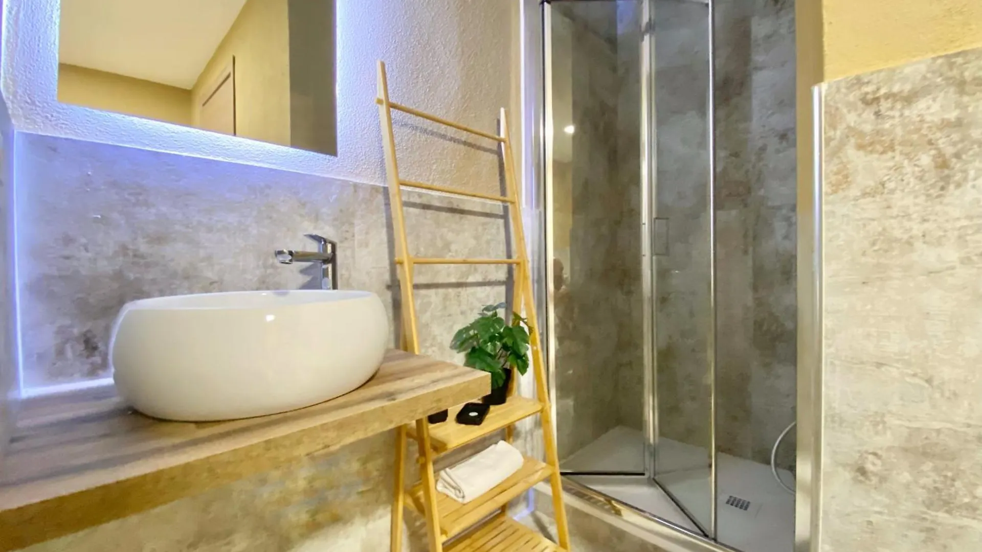 Apartment Casaviva - Elegant Studio Retreat In Genova